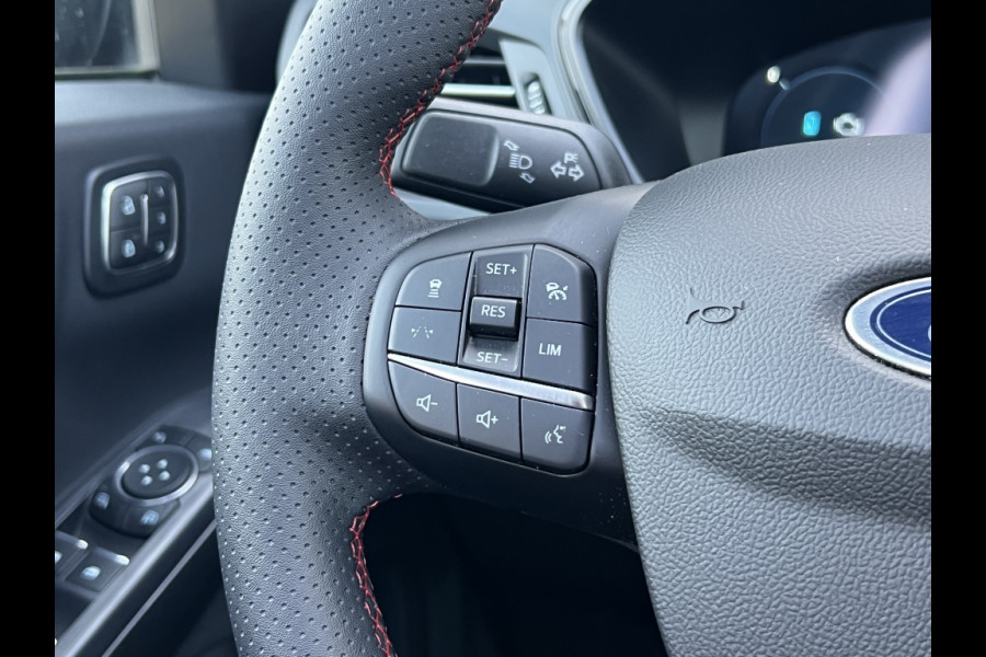 Ford Kuga Plug-In Hybrid ST-Line X PANODAK! TECHPACK! WINTERPACK!