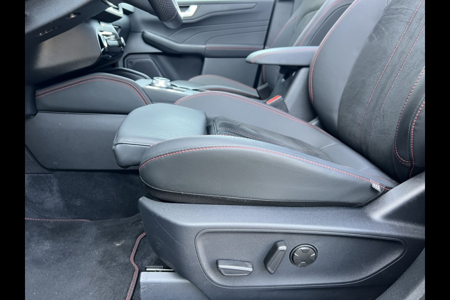 Ford Kuga Plug-In Hybrid ST-Line X PANODAK! TECHPACK! WINTERPACK!