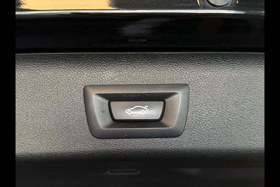 BMW 5 Serie Touring 520d Business Edition Plus / Camera / Stuurverwarming / Sfeerverlichting / Carplay / DAB / Leder