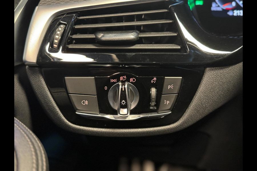BMW 5 Serie Touring 520d Business Edition Plus / Camera / Stuurverwarming / Sfeerverlichting / Carplay / DAB / Leder