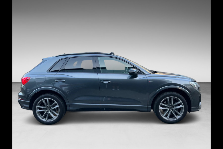 Audi Q3 45 TFSI e S edition S-LINE BLACK-LINE SOH-TEST/PANO/SFEERVERL/NAVI/V-COCKPIT/DAB/ECC/PDC/CRUISE///