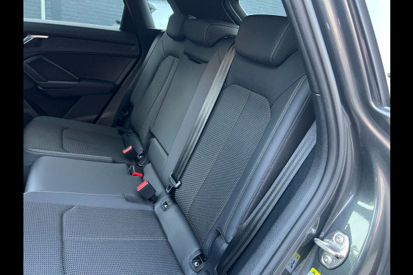 Audi Q3 45 TFSI e S edition S-LINE BLACK-LINE SOH-TEST/PANO/SFEERVERL/NAVI/V-COCKPIT/DAB/ECC/PDC/CRUISE///