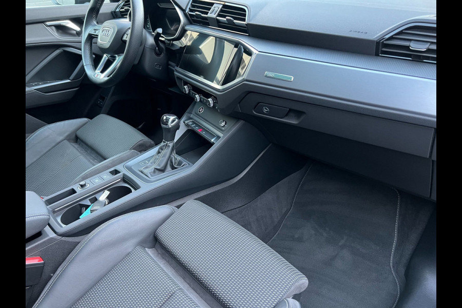 Audi Q3 45 TFSI e S edition S-LINE BLACK-LINE SOH-TEST/PANO/SFEERVERL/NAVI/V-COCKPIT/DAB/ECC/PDC/CRUISE///