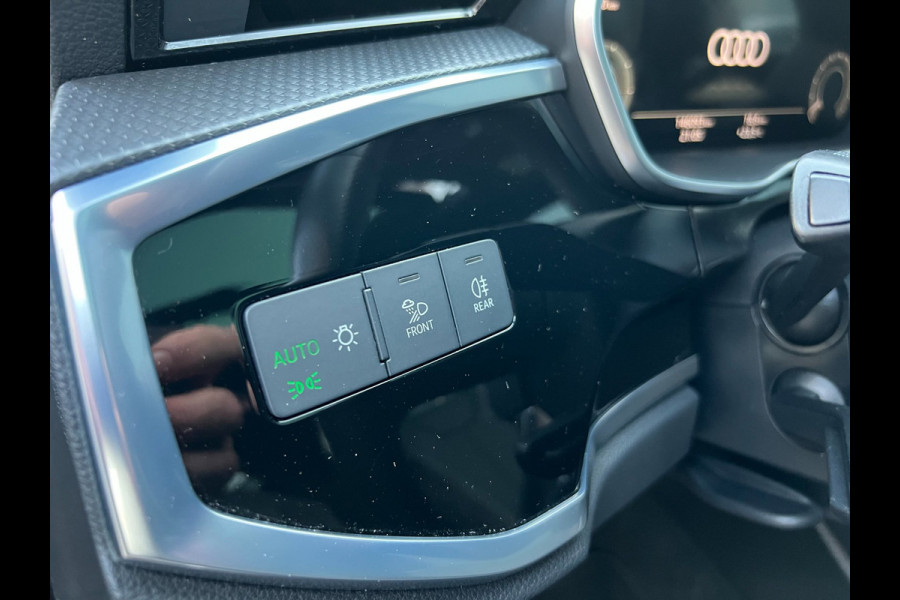 Audi Q3 45 TFSI e S edition S-LINE BLACK-LINE SOH-TEST/PANO/SFEERVERL/NAVI/V-COCKPIT/DAB/ECC/PDC/CRUISE///