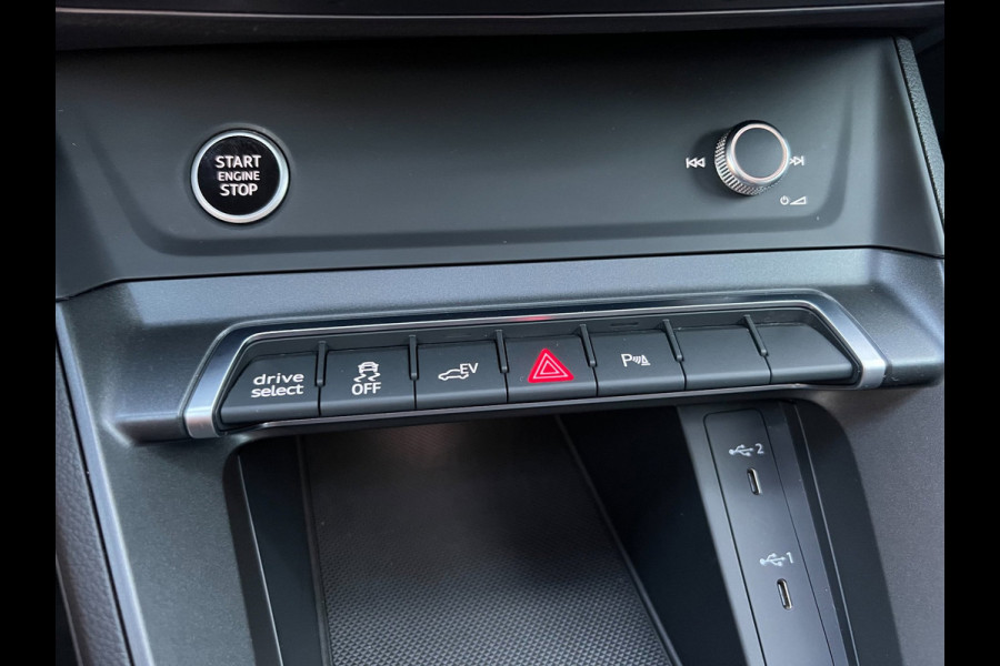 Audi Q3 45 TFSI e S edition S-LINE BLACK-LINE SOH-TEST/PANO/SFEERVERL/NAVI/V-COCKPIT/DAB/ECC/PDC/CRUISE///