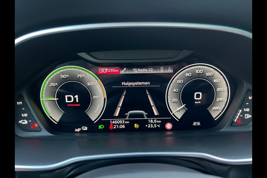 Audi Q3 45 TFSI e S edition S-LINE BLACK-LINE SOH-TEST/PANO/SFEERVERL/NAVI/V-COCKPIT/DAB/ECC/PDC/CRUISE///