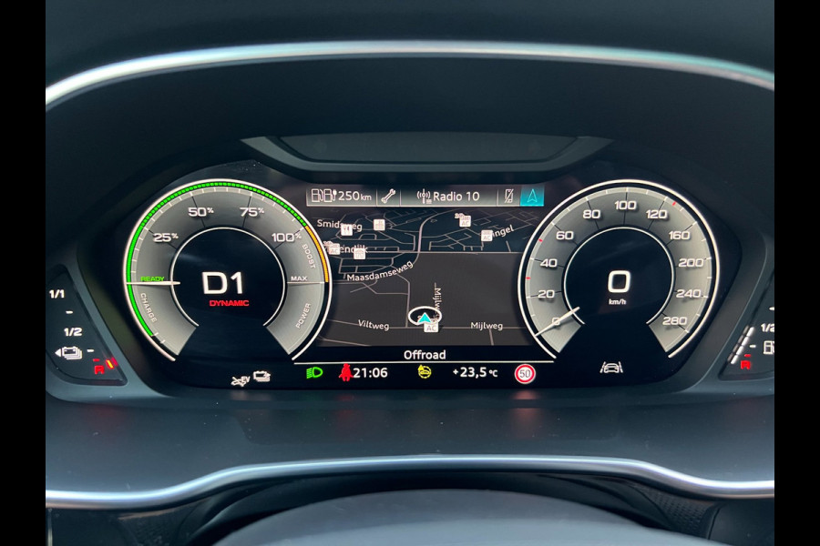 Audi Q3 45 TFSI e S edition S-LINE BLACK-LINE SOH-TEST/PANO/SFEERVERL/NAVI/V-COCKPIT/DAB/ECC/PDC/CRUISE///