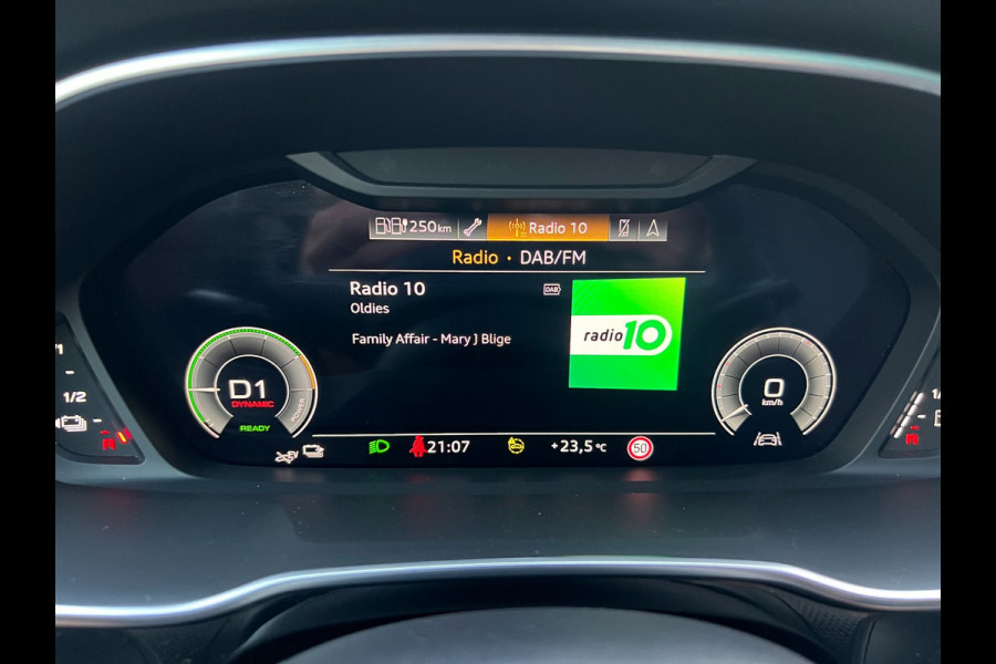 Audi Q3 45 TFSI e S edition S-LINE BLACK-LINE SOH-TEST/PANO/SFEERVERL/NAVI/V-COCKPIT/DAB/ECC/PDC/CRUISE///