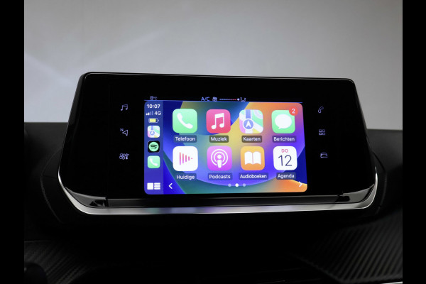Peugeot 208 1.2 PureTech Sport (APPLE CARPLAY,NAVI,PDC,CLIMATE,CRUISE,LED,ELEKTRISCH PAKKET,SPORTSTOELEN,LM VELGEN)