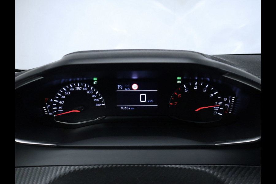 Peugeot 208 1.2 PureTech Sport (APPLE CARPLAY,NAVI,PDC,CLIMATE,CRUISE,LED,ELEKTRISCH PAKKET,SPORTSTOELEN,LM VELGEN)