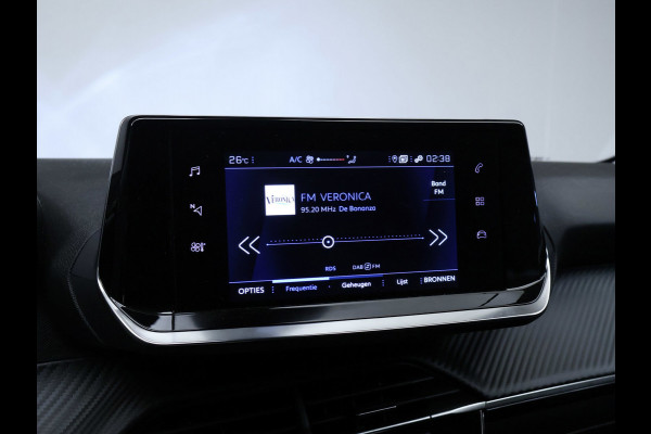 Peugeot 208 1.2 PureTech Sport (APPLE CARPLAY,NAVI,PDC,CLIMATE,CRUISE,LED,ELEKTRISCH PAKKET,SPORTSTOELEN,LM VELGEN)