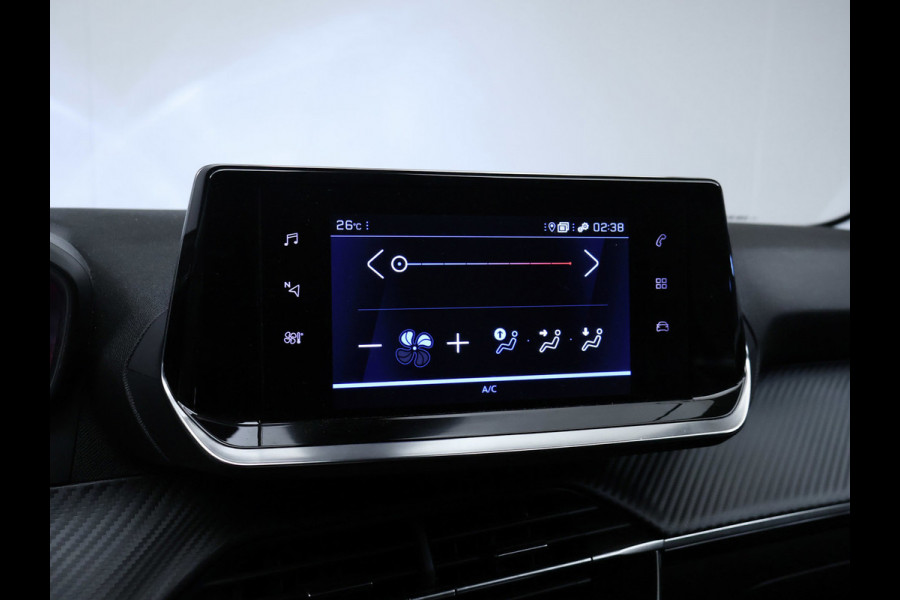 Peugeot 208 1.2 PureTech Sport (APPLE CARPLAY,NAVI,PDC,CLIMATE,CRUISE,LED,ELEKTRISCH PAKKET,SPORTSTOELEN,LM VELGEN)