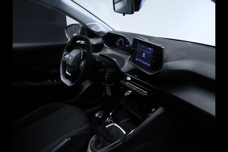 Peugeot 208 1.2 PureTech Sport (APPLE CARPLAY,NAVI,PDC,CLIMATE,CRUISE,LED,ELEKTRISCH PAKKET,SPORTSTOELEN,LM VELGEN)