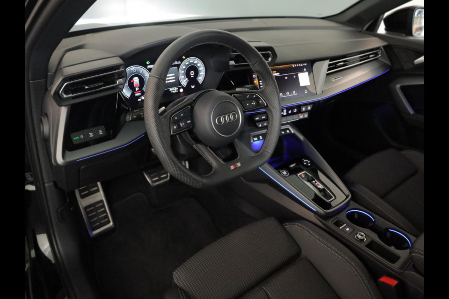 Audi A3 Sportback 40 TFSI e S edition 204 pk S-tronic | Verlengde garantie | Navigatie | Parkeersensoren (Park assist) | Achteruitrijcamera | Adaptieve cruise control | Stoelverwarming | S-Line |