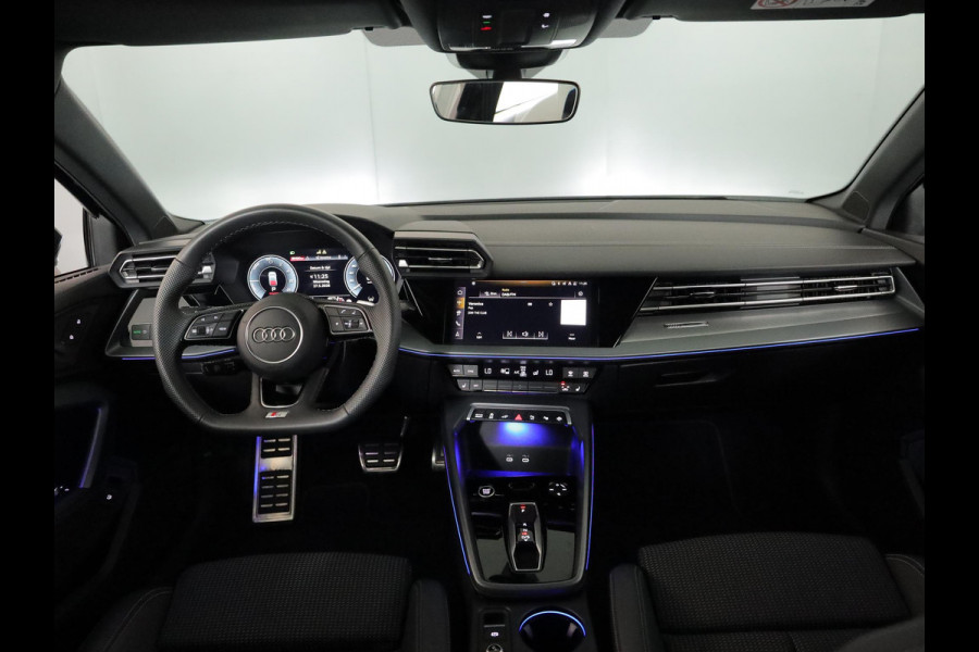 Audi A3 Sportback 40 TFSI e S edition 204 pk S-tronic | Verlengde garantie | Navigatie | Parkeersensoren (Park assist) | Achteruitrijcamera | Adaptieve cruise control | Stoelverwarming | S-Line |