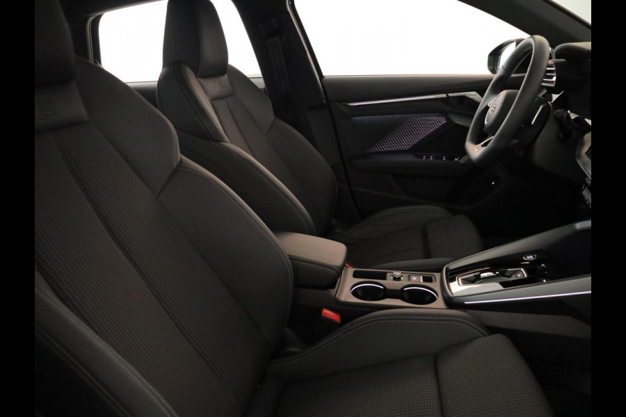 Audi A3 Sportback 40 TFSI e S edition 204 pk S-tronic | Verlengde garantie | Navigatie | Parkeersensoren (Park assist) | Achteruitrijcamera | Adaptieve cruise control | Stoelverwarming | S-Line |