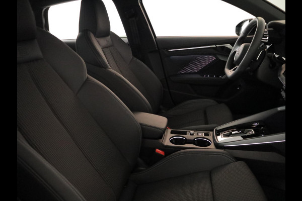 Audi A3 Sportback 40 TFSI e S edition 204 pk S-tronic | Verlengde garantie | Navigatie | Parkeersensoren (Park assist) | Achteruitrijcamera | Adaptieve cruise control | Stoelverwarming | S-Line |