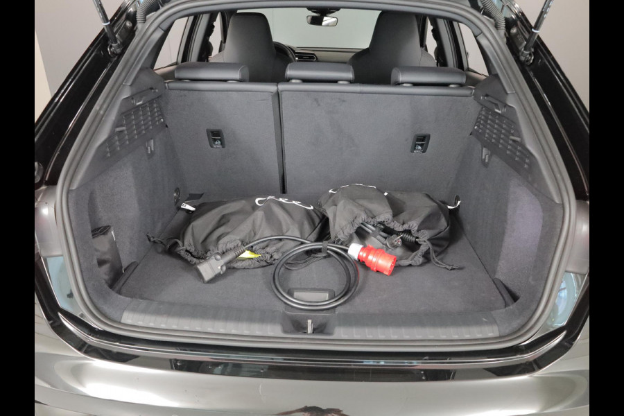 Audi A3 Sportback 40 TFSI e S edition 204 pk S-tronic | Verlengde garantie | Navigatie | Parkeersensoren (Park assist) | Achteruitrijcamera | Adaptieve cruise control | Stoelverwarming | S-Line |
