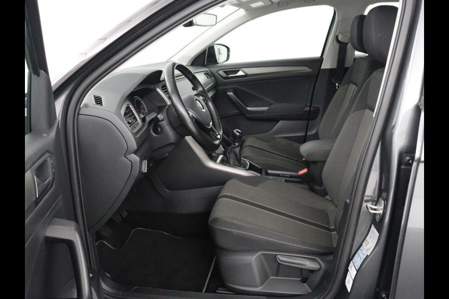 Volkswagen T-Roc 1.5 TSI Style | Trekhaak | Carplay | Adaptive cruise | Navigatie | Climate control | Parkeerhulp | Bluetooth