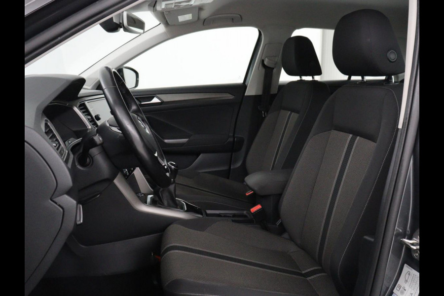 Volkswagen T-Roc 1.5 TSI Style | Trekhaak | Carplay | Adaptive cruise | Navigatie | Climate control | Parkeerhulp | Bluetooth