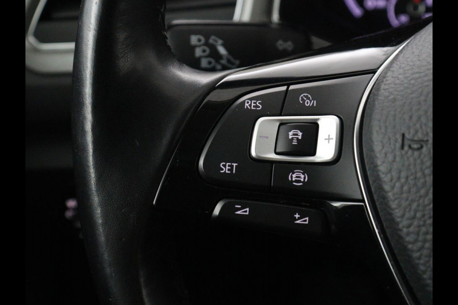 Volkswagen T-Roc 1.5 TSI Style | Trekhaak | Carplay | Adaptive cruise | Navigatie | Climate control | Parkeerhulp | Bluetooth