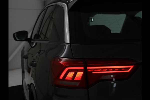Volkswagen T-Roc 1.5 TSI Style | Trekhaak | Carplay | Adaptive cruise | Navigatie | Climate control | Parkeerhulp | Bluetooth