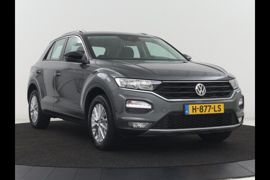 Volkswagen T-Roc 1.5 TSI Style | Trekhaak | Carplay | Adaptive cruise | Navigatie | Climate control | Parkeerhulp | Bluetooth