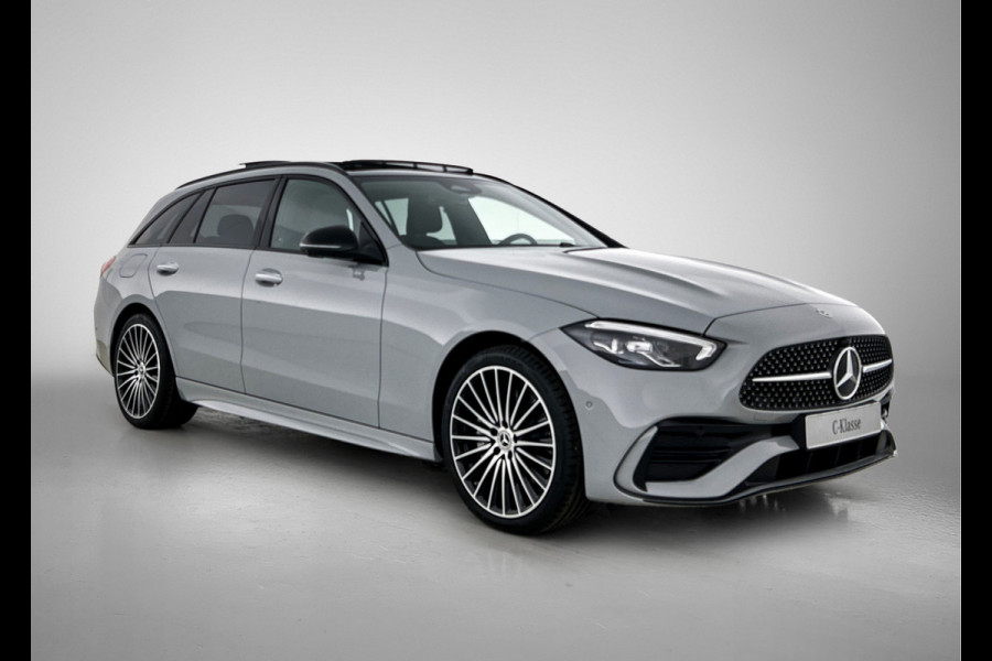 Mercedes-Benz C-Klasse Estate 300 e Business Solution AMG | Comfortpakket Plus | Parkeerpakket met 360°-camera | Nightpakket | Middenconsole metaalstructuur | Trekhaak | Panoramaschuifdak | 19" multispaaks lichtmetalen AMG-velgen | GUARD 360° Plus |