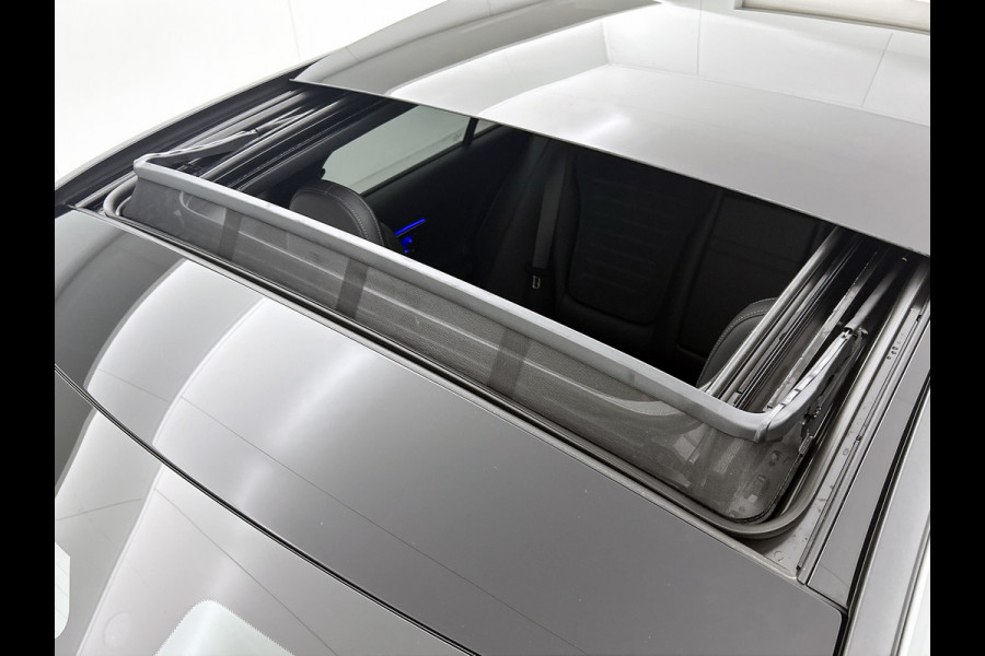 Mercedes-Benz C-Klasse Estate 300 e Business Solution AMG | Comfortpakket Plus | Parkeerpakket met 360°-camera | Nightpakket | Middenconsole metaalstructuur | Trekhaak | Panoramaschuifdak | 19" multispaaks lichtmetalen AMG-velgen | GUARD 360° Plus |