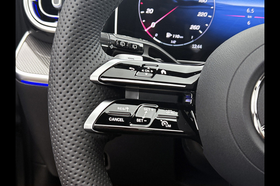 Mercedes-Benz C-Klasse Estate 300 e Business Solution AMG | Comfortpakket Plus | Parkeerpakket met 360°-camera | Nightpakket | Middenconsole metaalstructuur | Trekhaak | Panoramaschuifdak | 19" multispaaks lichtmetalen AMG-velgen | GUARD 360° Plus |