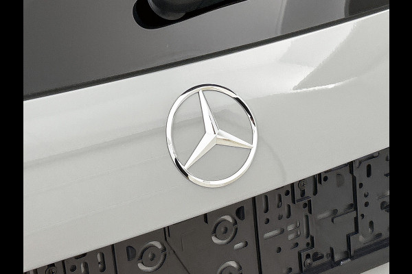 Mercedes-Benz C-Klasse Estate 300 e Business Solution AMG | Comfortpakket Plus | Parkeerpakket met 360°-camera | Nightpakket | Middenconsole metaalstructuur | Trekhaak | Panoramaschuifdak | 19" multispaaks lichtmetalen AMG-velgen | GUARD 360° Plus |