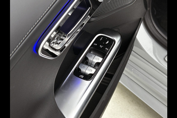 Mercedes-Benz C-Klasse Estate 300 e Business Solution AMG | Comfortpakket Plus | Parkeerpakket met 360°-camera | Nightpakket | Middenconsole metaalstructuur | Trekhaak | Panoramaschuifdak | 19" multispaaks lichtmetalen AMG-velgen | GUARD 360° Plus |