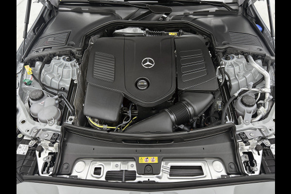 Mercedes-Benz C-Klasse Estate 300 e Business Solution AMG | Comfortpakket Plus | Parkeerpakket met 360°-camera | Nightpakket | Middenconsole metaalstructuur | Trekhaak | Panoramaschuifdak | 19" multispaaks lichtmetalen AMG-velgen | GUARD 360° Plus |