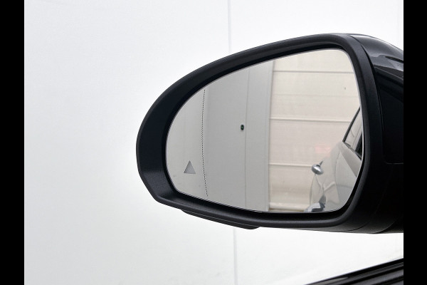 Mercedes-Benz C-Klasse Estate 300 e Business Solution AMG | Comfortpakket Plus | Parkeerpakket met 360°-camera | Nightpakket | Middenconsole metaalstructuur | Trekhaak | Panoramaschuifdak | 19" multispaaks lichtmetalen AMG-velgen | GUARD 360° Plus |