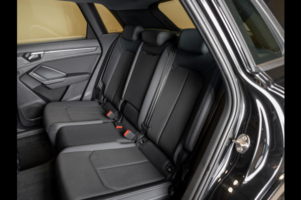 Audi Q3 35 TFSI 2x S-Line edition / 150pk / Panorama dak / Dodehoek herkenning /