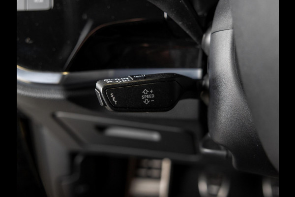 Audi Q3 35 TFSI 2x S-Line edition / 150pk / Panorama dak / Dodehoek herkenning /