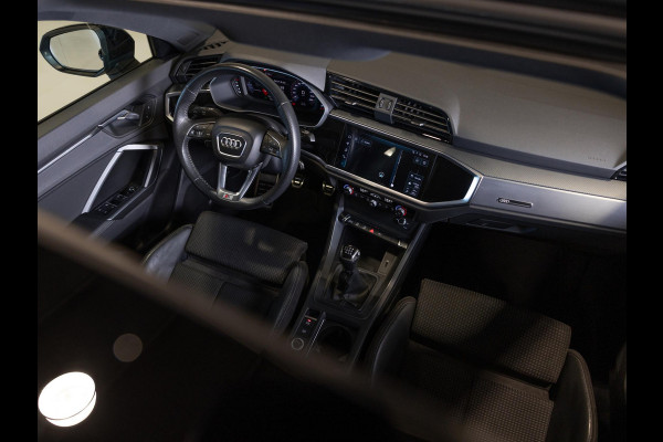 Audi Q3 35 TFSI 2x S-Line edition / 150pk / Panorama dak / Dodehoek herkenning /