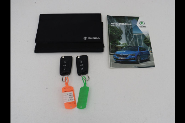 Škoda SCALA 1.0 TSI Business Edition | Stoelverwarming | Trekhaak | Camera | Virtual Cockpit | Carplay | Navigatie | Keyless | Climate control | Full LED | Cruise control | Bluetooth