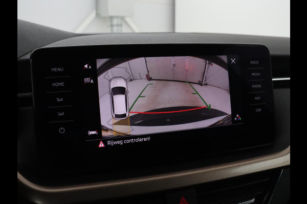 Škoda SCALA 1.0 TSI Business Edition | Stoelverwarming | Trekhaak | Camera | Virtual Cockpit | Carplay | Navigatie | Keyless | Climate control | Full LED | Cruise control | Bluetooth