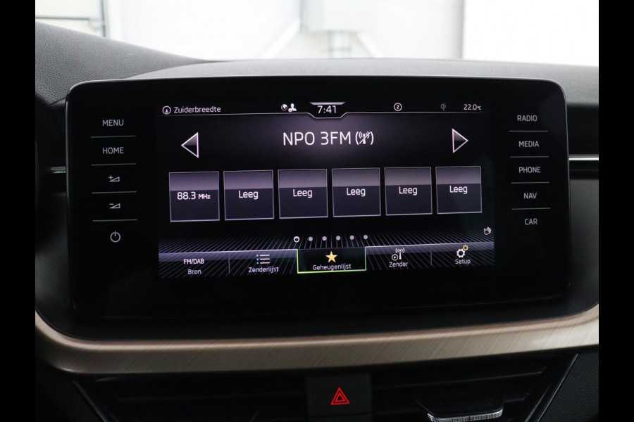 Škoda SCALA 1.0 TSI Business Edition | Stoelverwarming | Trekhaak | Camera | Virtual Cockpit | Carplay | Navigatie | Keyless | Climate control | Full LED | Cruise control | Bluetooth