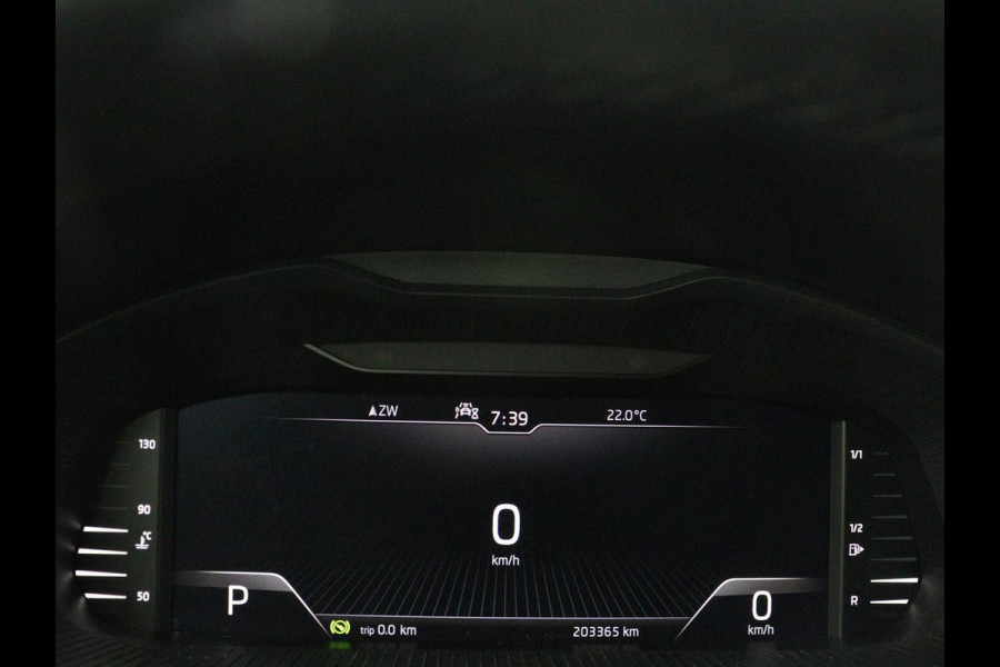 Škoda SCALA 1.0 TSI Business Edition | Stoelverwarming | Trekhaak | Camera | Virtual Cockpit | Carplay | Navigatie | Keyless | Climate control | Full LED | Cruise control | Bluetooth