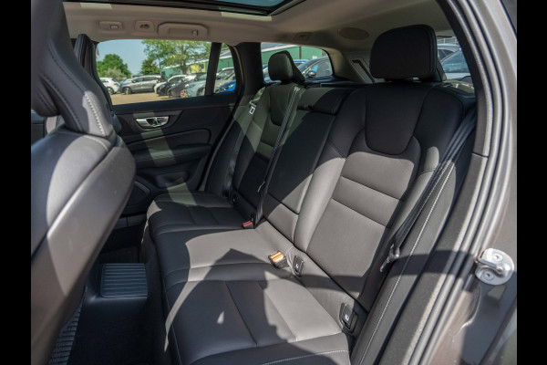 Volvo V60 2.0 T6 PHEV 350PK AWD Plus Dark |100% | Pano | Surround View | H/K Sound