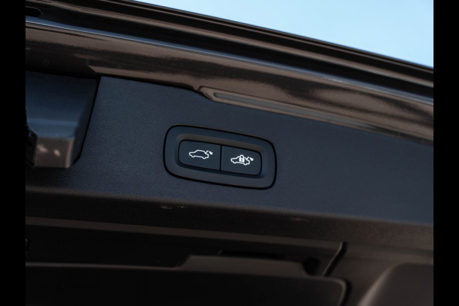Volvo V60 2.0 T6 PHEV 350PK AWD Plus Dark |100% | Pano | Surround View | H/K Sound