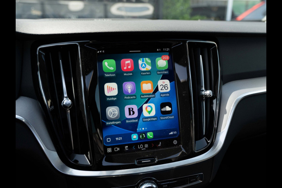Volvo V60 2.0 T6 PHEV 350PK AWD Plus Dark |100% | Pano | Surround View | H/K Sound
