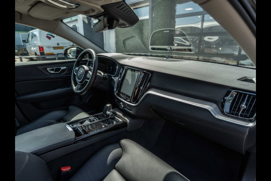Volvo V60 2.0 T6 PHEV 350PK AWD Plus Dark |100% | Pano | Surround View | H/K Sound