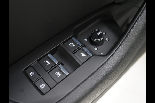 Audi A6 Avant 55 TFSI e quattro Competition Full Black | Keyless | Trekhaak | Adaptive Cruise | Stoelverwarming | Zwarte Hemel | Carplay