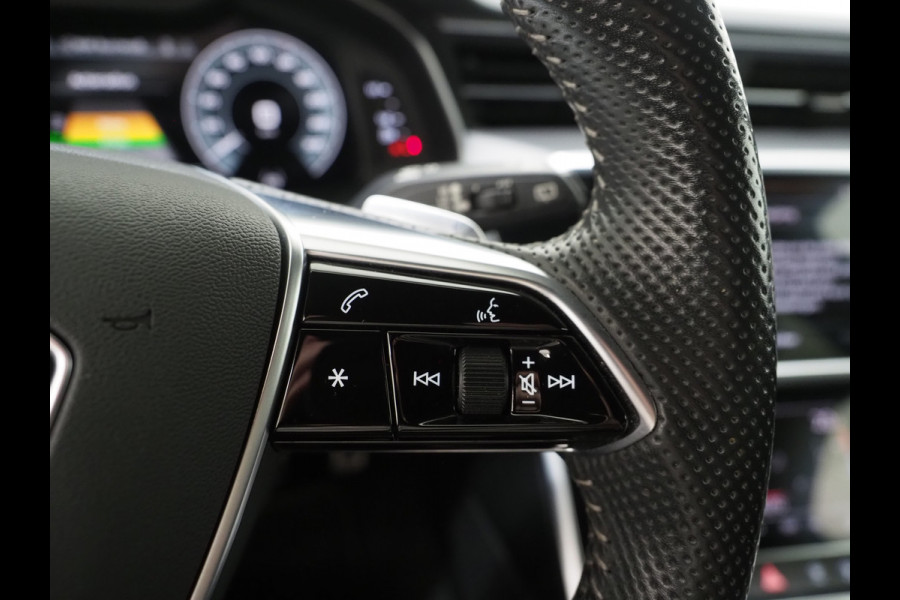 Audi A6 Avant 55 TFSI e quattro Competition Full Black | Keyless | Trekhaak | Adaptive Cruise | Stoelverwarming | Zwarte Hemel | Carplay