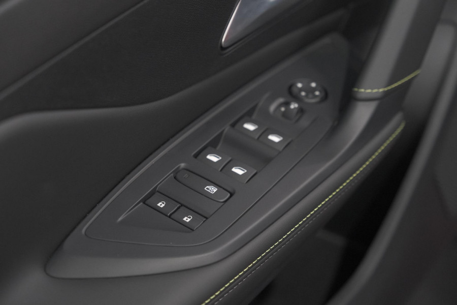 Peugeot 408 1.2 Hybrid 145 e-DCS6 GT | Alcantara Pack | 360 Camera | Navigatie | Stoelverwarming