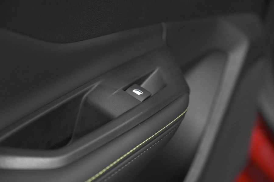 Peugeot 408 1.2 Hybrid 145 e-DCS6 GT | Alcantara Pack | 360 Camera | Navigatie | Stoelverwarming