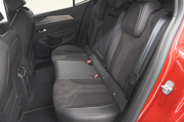 Peugeot 408 1.2 Hybrid 145 e-DCS6 GT | Alcantara Pack | 360 Camera | Navigatie | Stoelverwarming